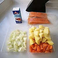 做正宗北欧三文鱼浓汤的图片步骤2