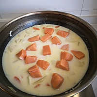 做正宗北欧三文鱼浓汤的图片步骤10