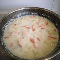 做正宗北欧三文鱼浓汤的图片步骤11