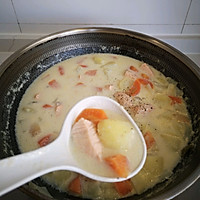 做正宗北欧三文鱼浓汤的图片步骤13