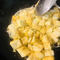 做正宗香肠煎豆腐的图片步骤7