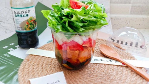 炸鸡沙拉杯