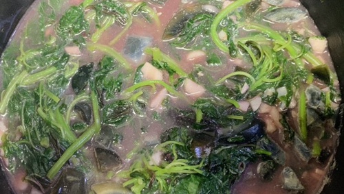 红苋菜皮蛋汤
