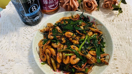 油爆虾炒韭菜