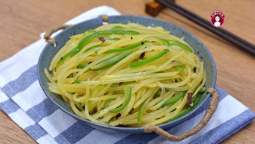 炝拌青椒土豆丝