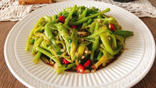 凉拌黄花菜