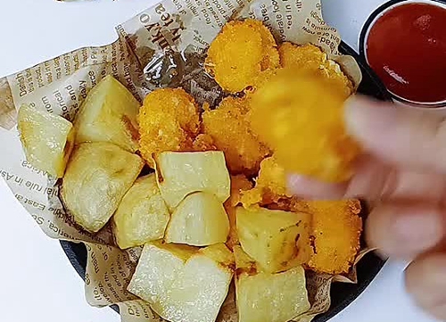 ׻