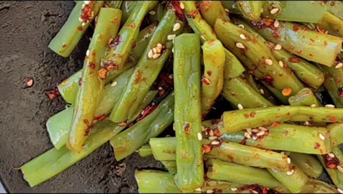ļ