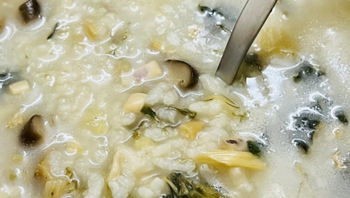 ˸