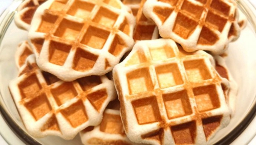 Ļ