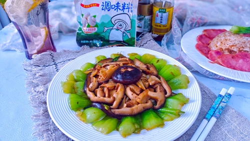 减脂香菇炒油菜