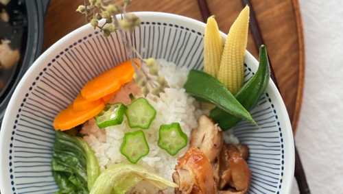 适合夏天的清爽鸡腿饭