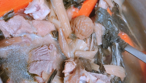 ˸