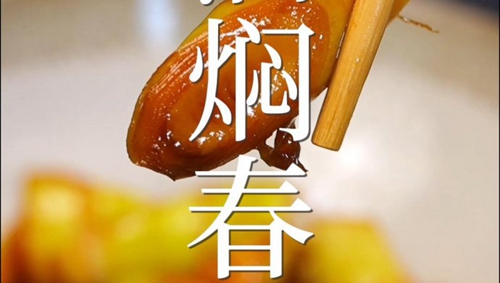 ˴