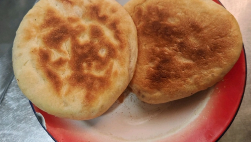 ձ