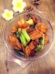 快手菜五花肉焖油豆腐