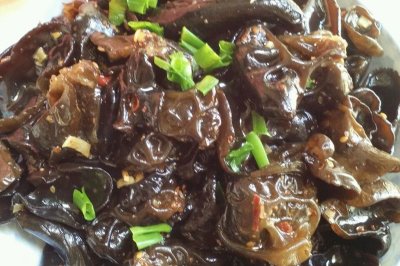 夏天开胃菜――凉拌木耳