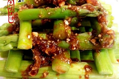 酱汁芦笋塔