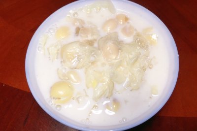 ţ