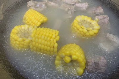 Ź