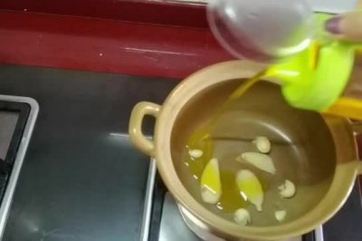 ţ