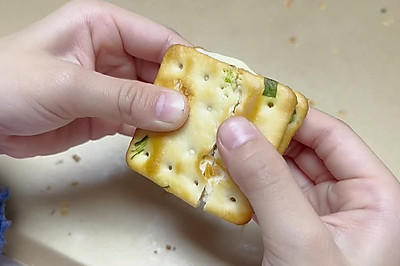  ţմ