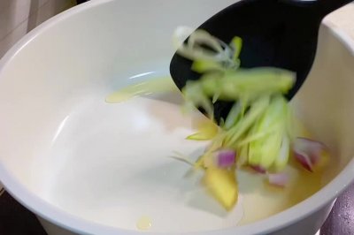 ջ