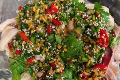 鼦