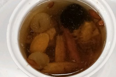 ţ
