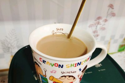 鿧