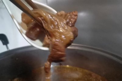  ţ 