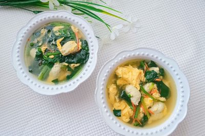 鸡肉丸菠菜蛋花汤