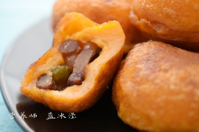 ۶
