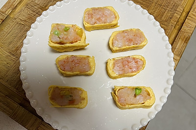 Ϻ