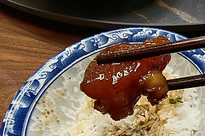 ţ