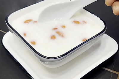 ţ