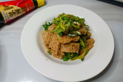 迾