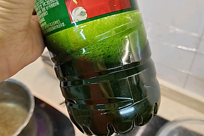 ֭