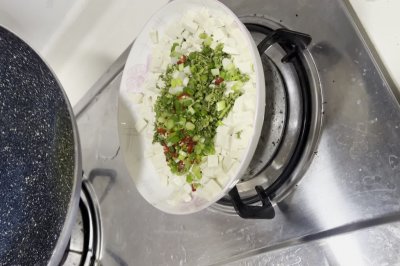 㴻趹